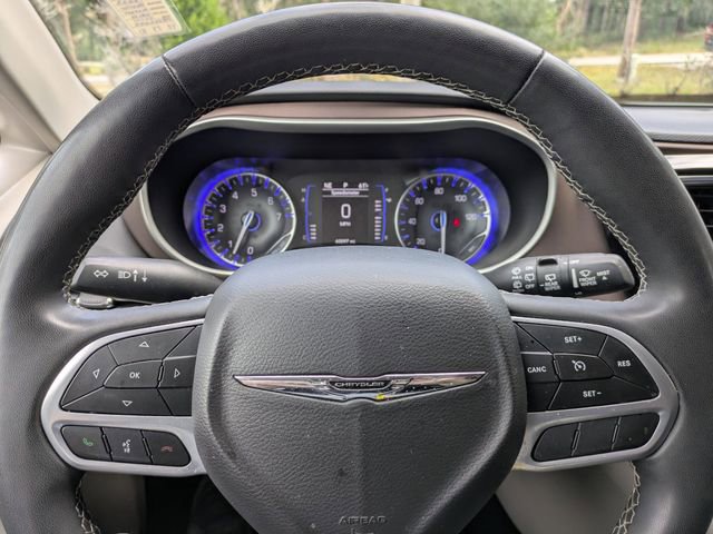 Used 2023 Chrysler Voyager LX image 33