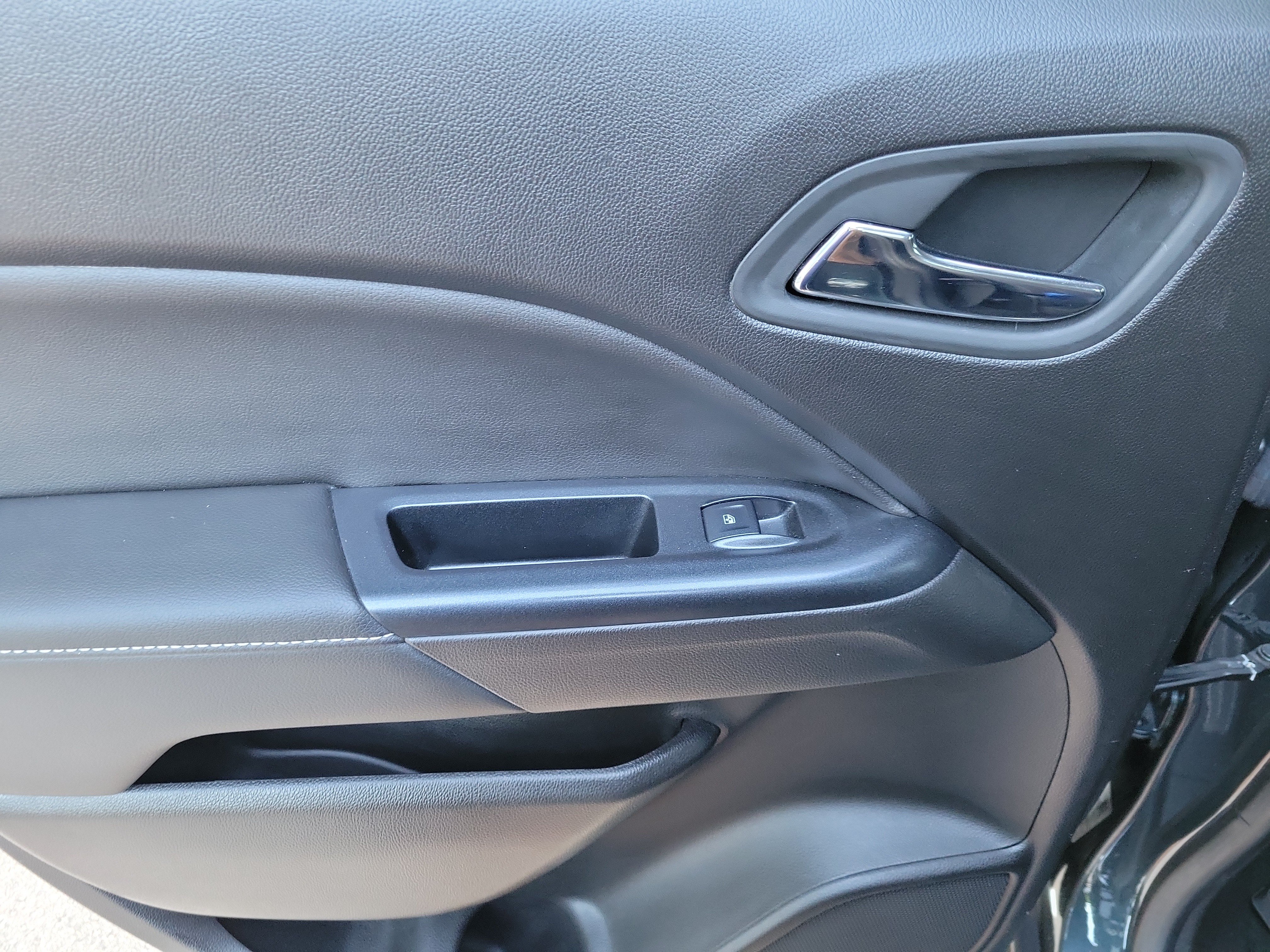 Used 2017 GMC Canyon Denali RWD image 12