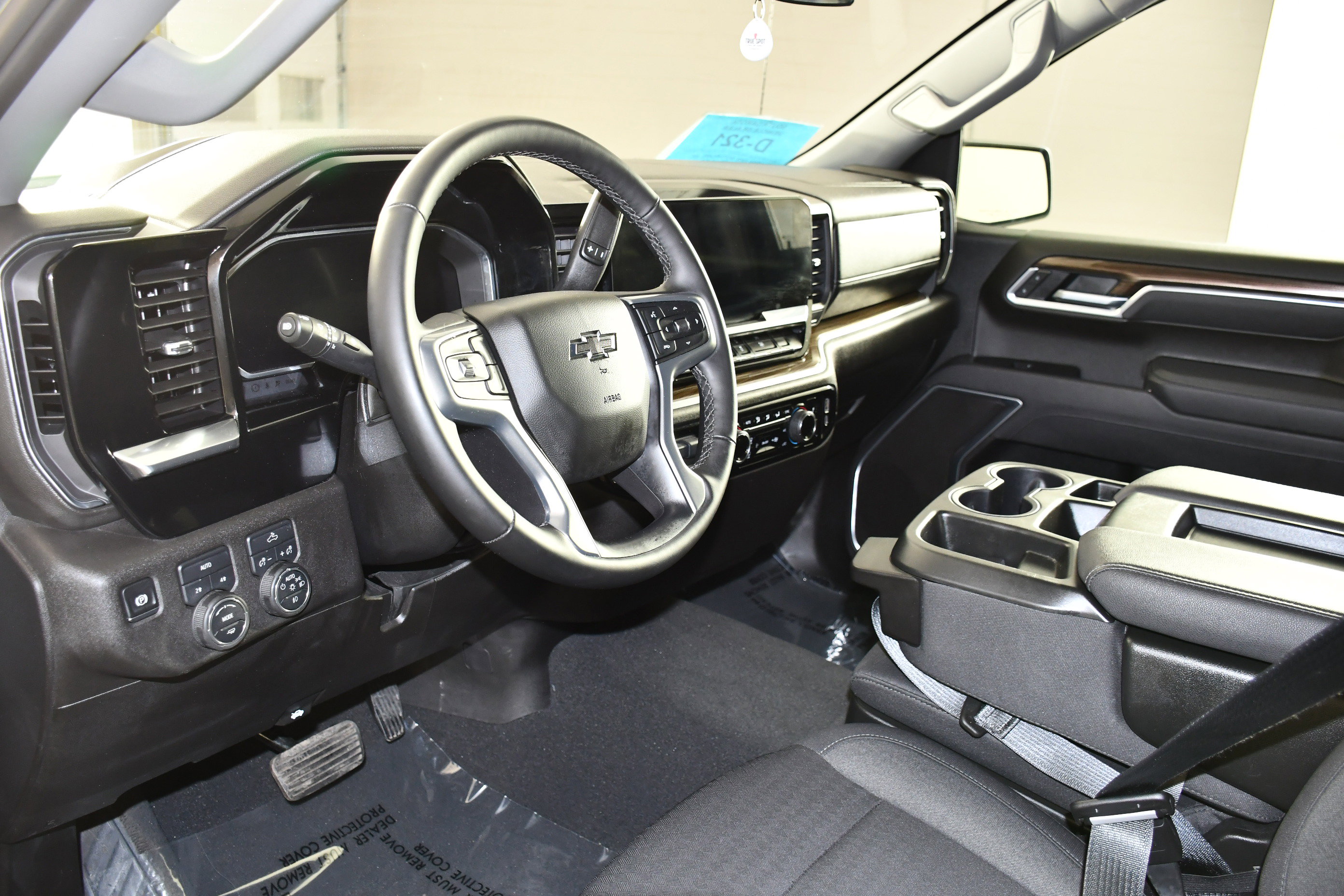 Used 2026 Chevrolet Silverado 1500 RST image 2