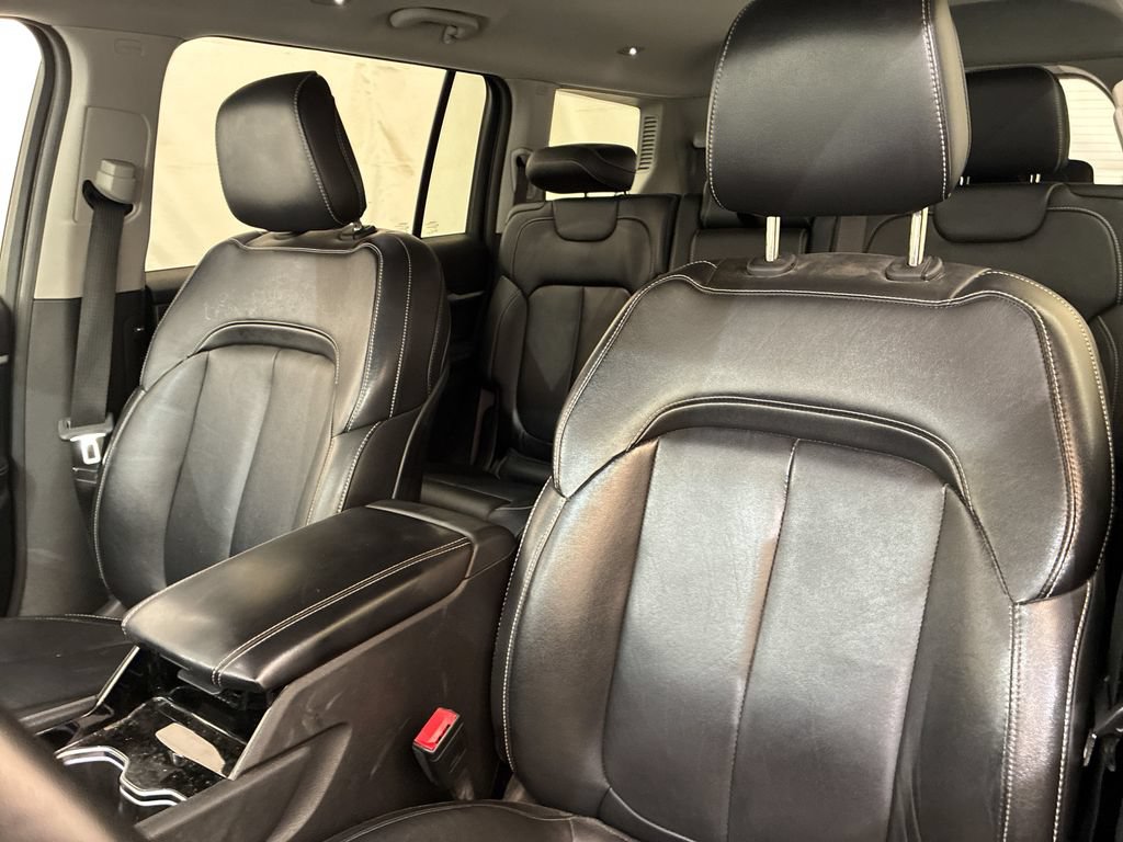 Used 2022 Jeep Grand Cherokee L Limited AWD/4WD image 11