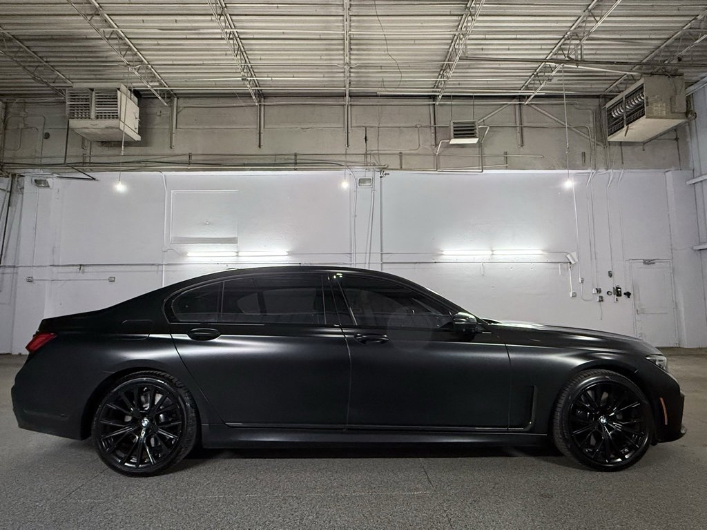 Used 2022 BMW 750i xDrive w/ Luxury Rear Seating Package image 6