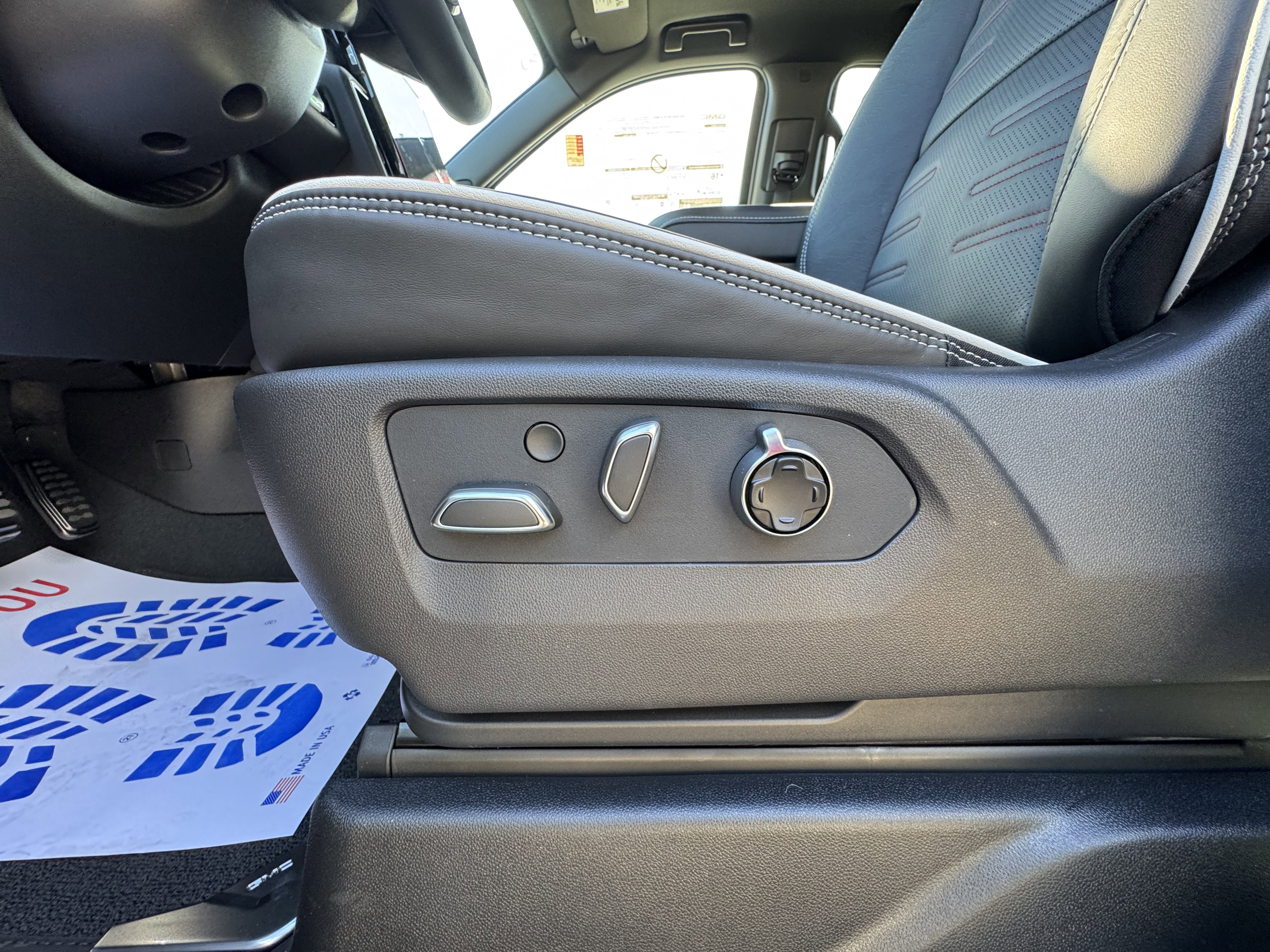 New 2026 GMC Yukon AT4 Ultimate image 14