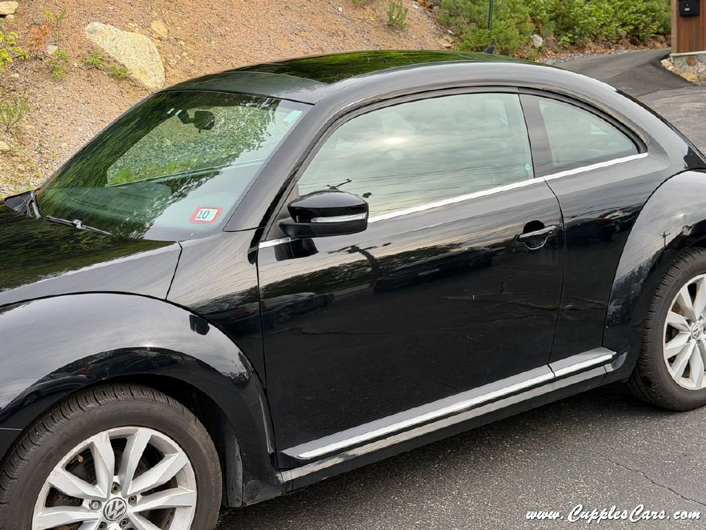 Used 2013 Volkswagen Beetle TDI FWD image 34