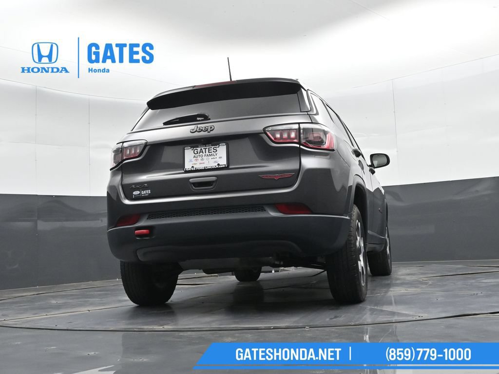Used 2022 Jeep Compass Trailhawk w/ Trailhawk Convenience Group AWD/4WD image 34