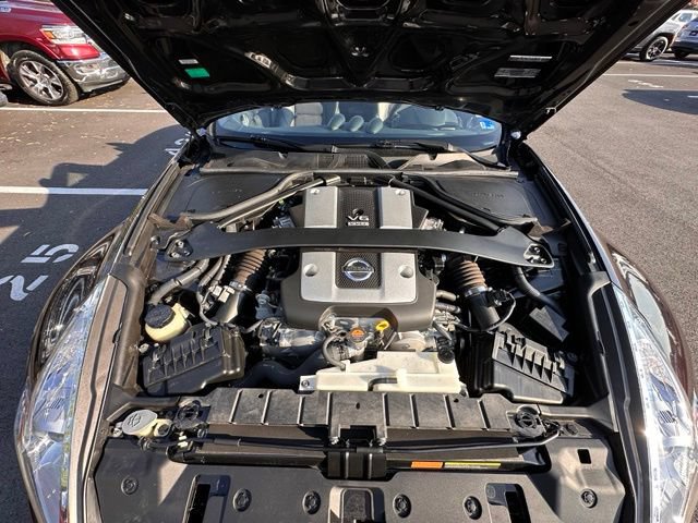 Used 2010 Nissan 370Z Touring RWD image 15