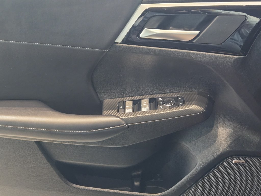 New 2026 Mitsubishi Outlander LE AWD/4WD image 17