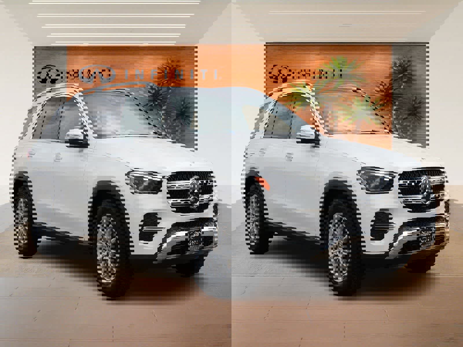 Used 2025 Mercedes-Benz GLE 350 4MATIC image 3