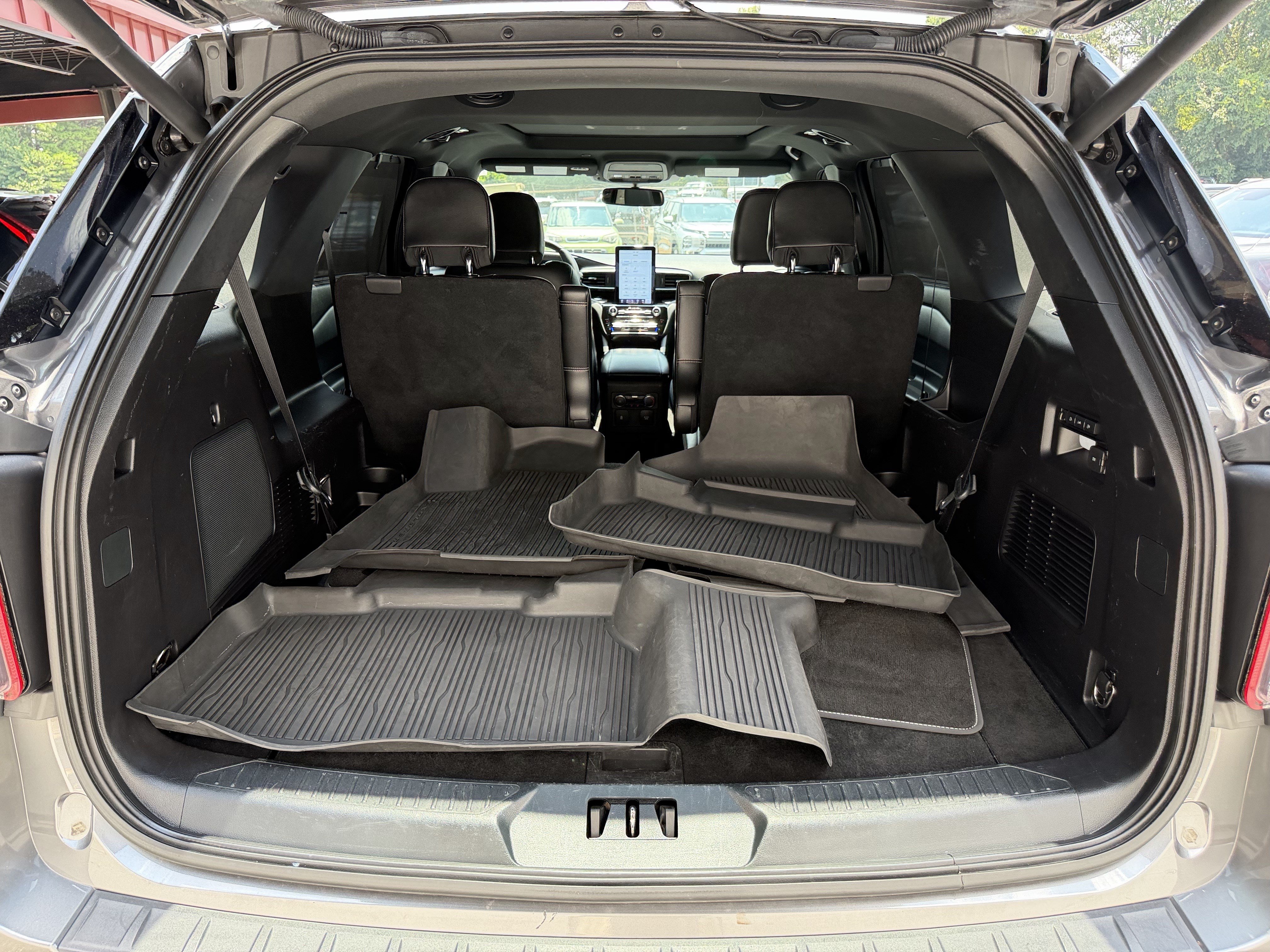 Used 2021 Ford Explorer ST w/ Equipment Group 401A AWD/4WD image 18
