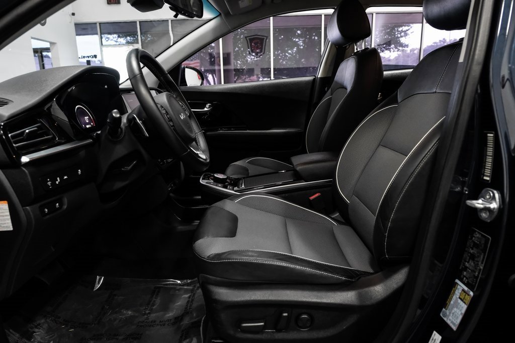 Used 2022 Kia Niro EX image 4