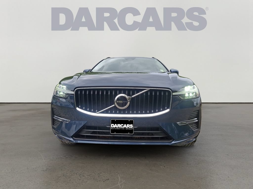 Used 2022 Volvo XC60 B5 Momentum AWD/4WD image 2