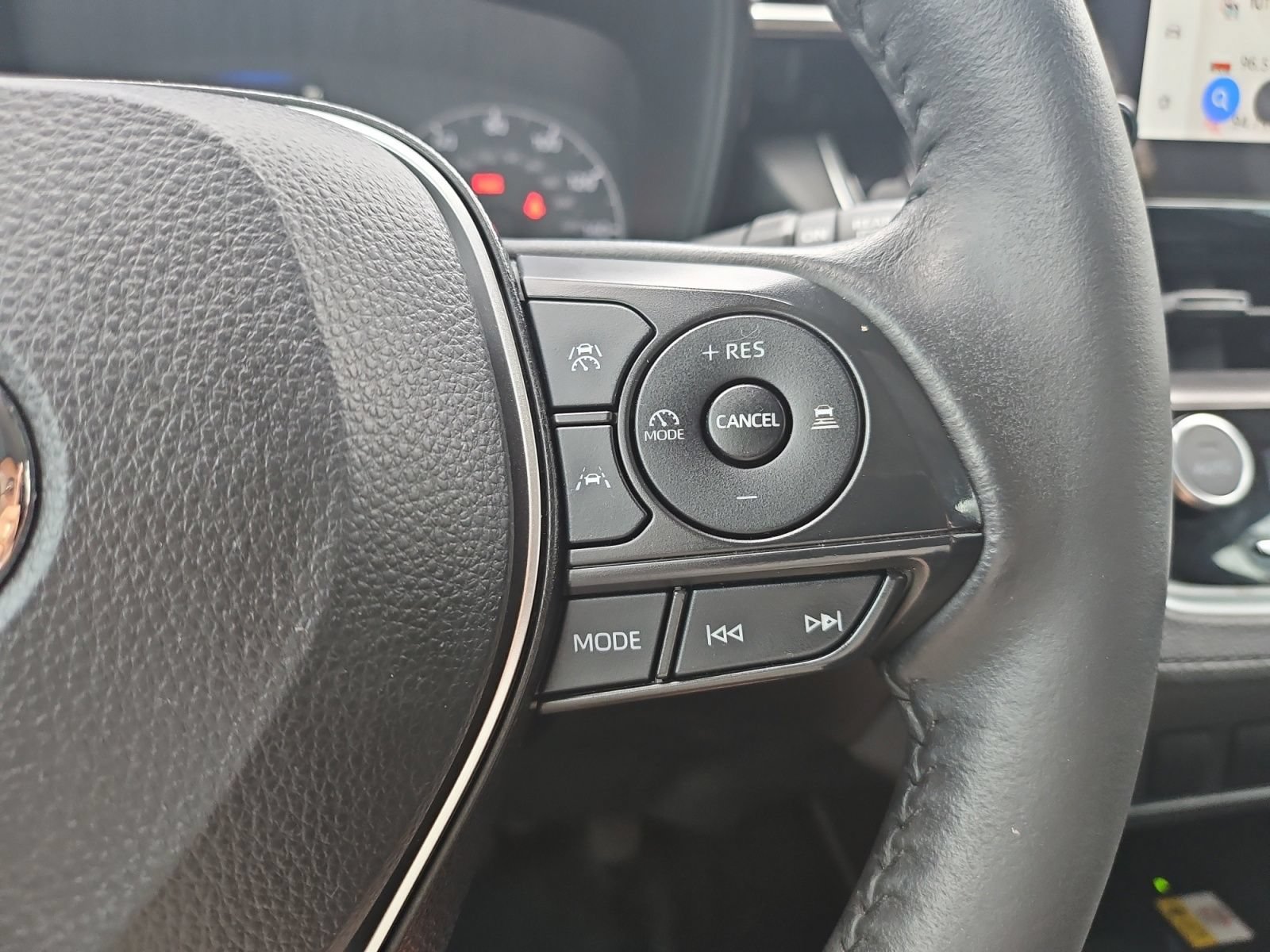 Used 2023 Toyota Corolla Cross LE w/ Moonroof Package FWD image 29