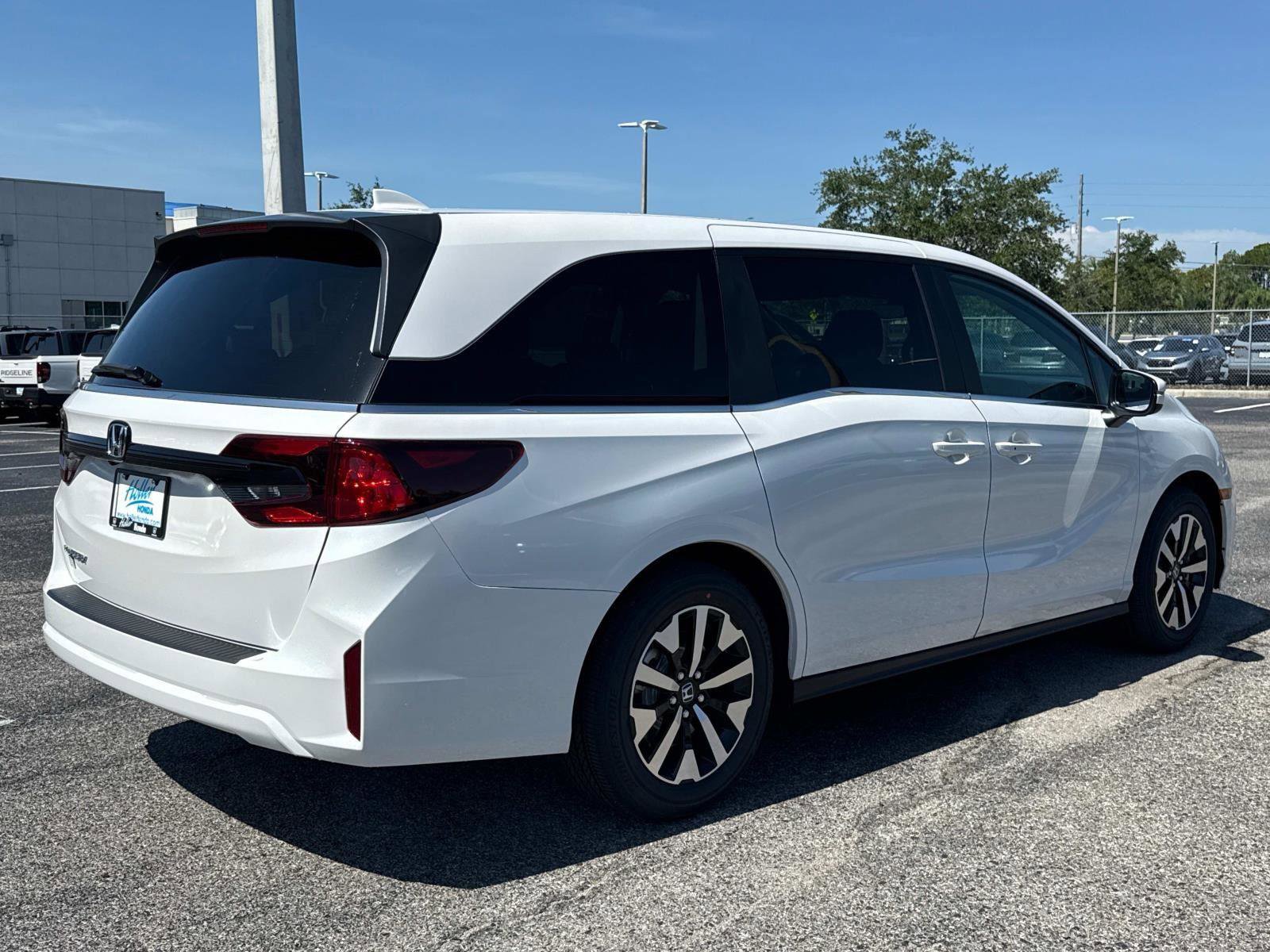 New 2026 Honda Odyssey EX-L image 4