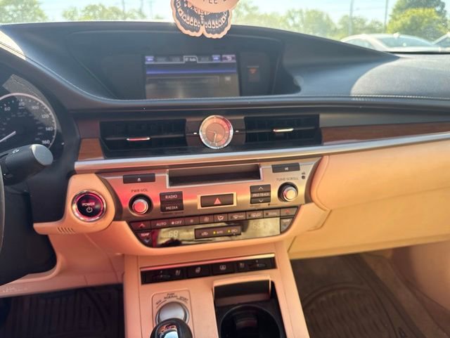 Used 2013 Lexus ES 300h w/ Luxury Pkg FWD image 13