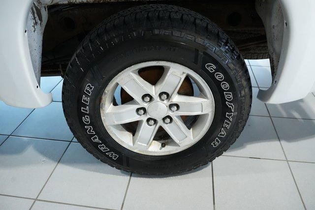 Used 2011 GMC Sierra 1500 SLE w/ Power Tech Package image 9