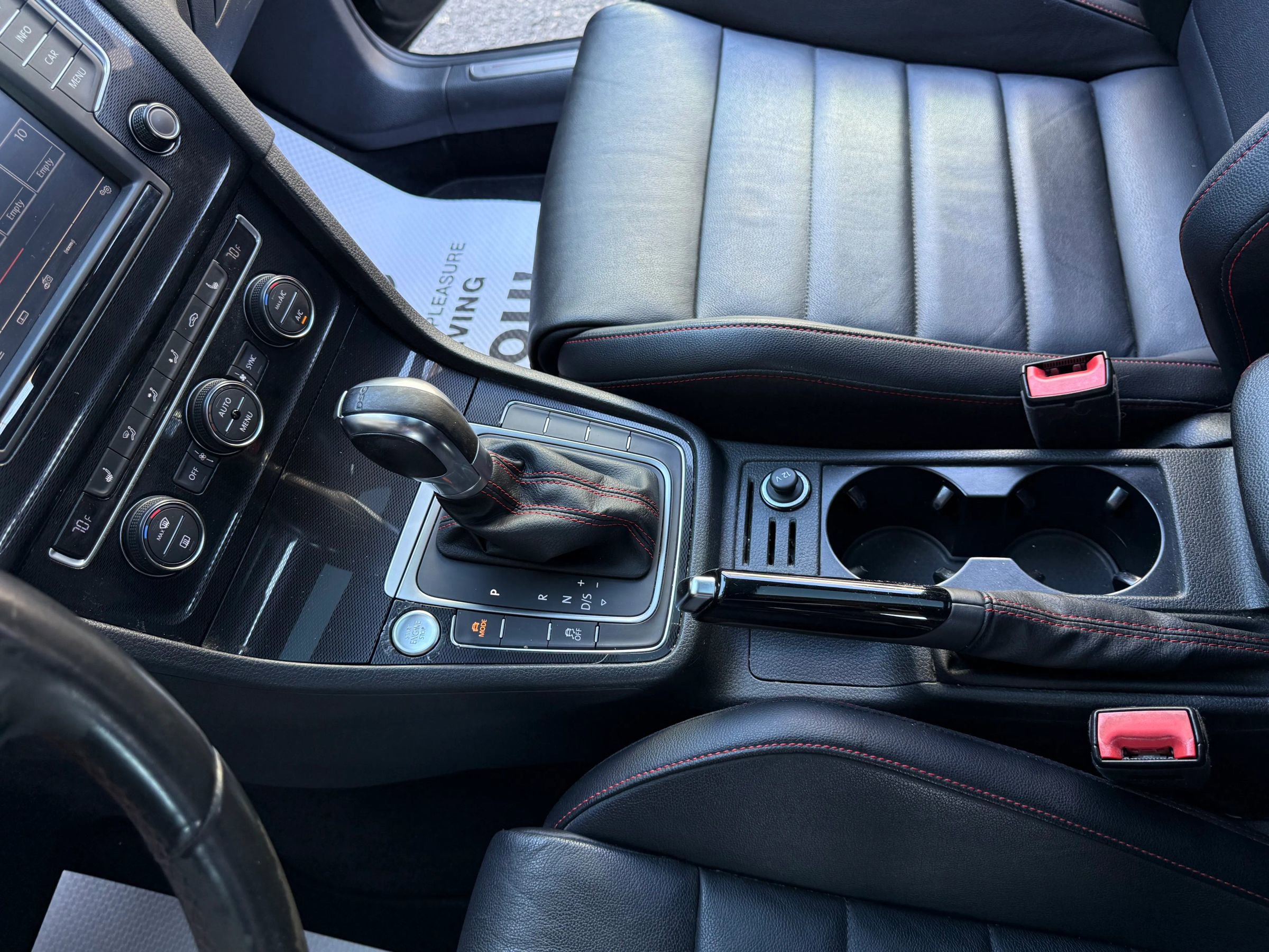 Used 2017 Volkswagen GTI SE image 11