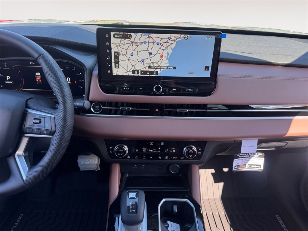 New 2025 Mitsubishi Outlander SEL image 11