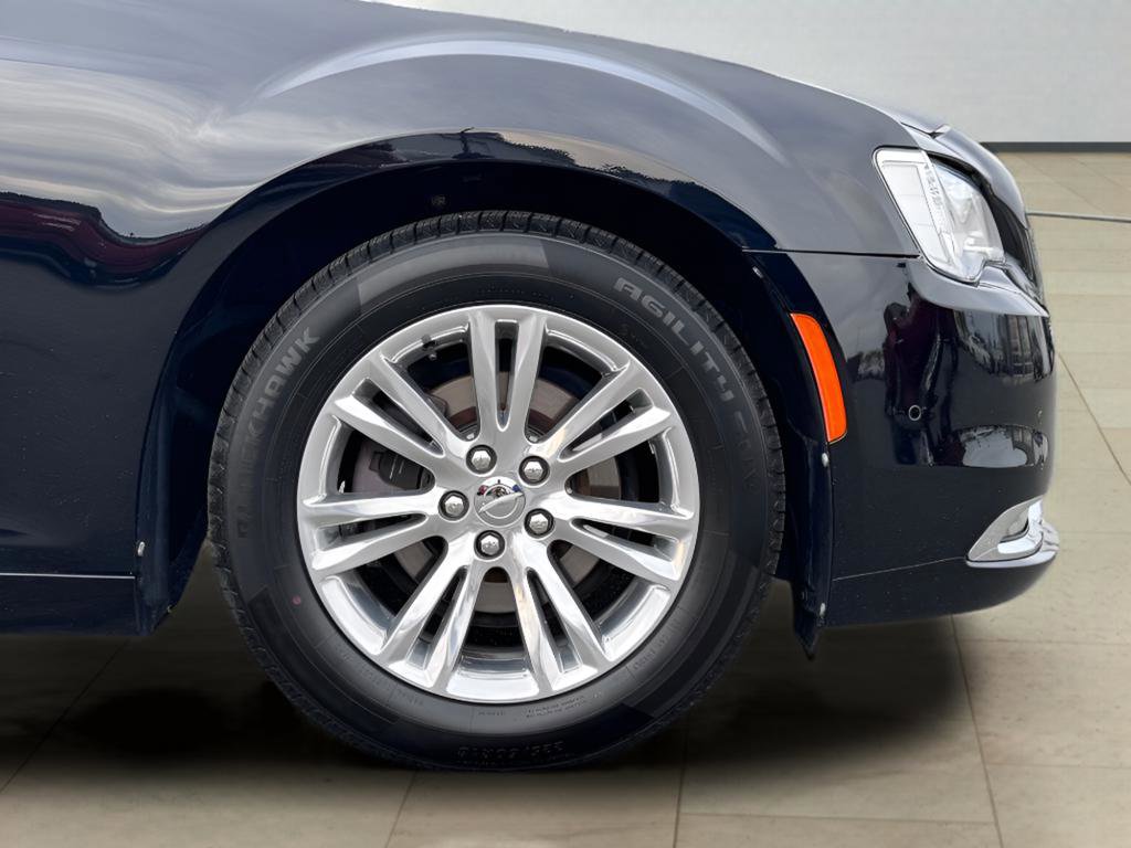 Used 2021 Chrysler 300 Touring L image 38