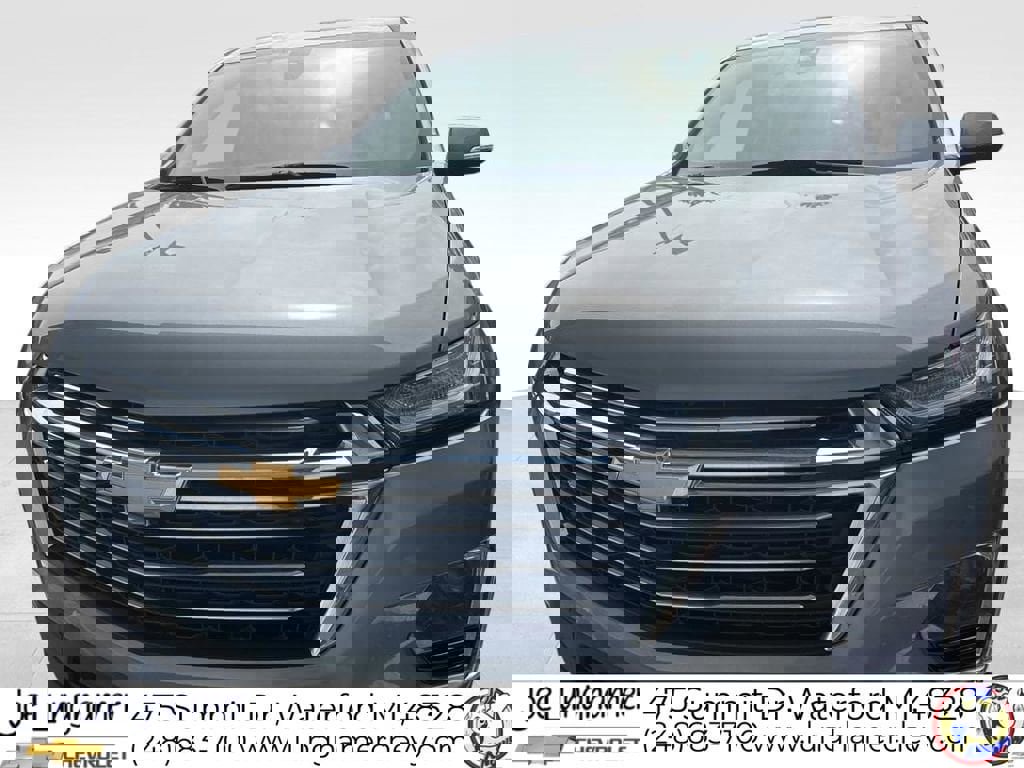 Used 2023 Chevrolet Traverse LT image 3