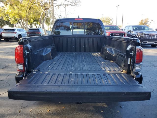 Used 2022 Toyota Tacoma SR5 w/ Technology Package image 9