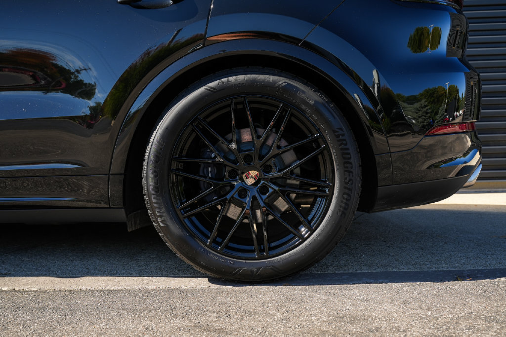 Certified 2026 Porsche Cayenne E-Hybrid AWD/4WD image 12