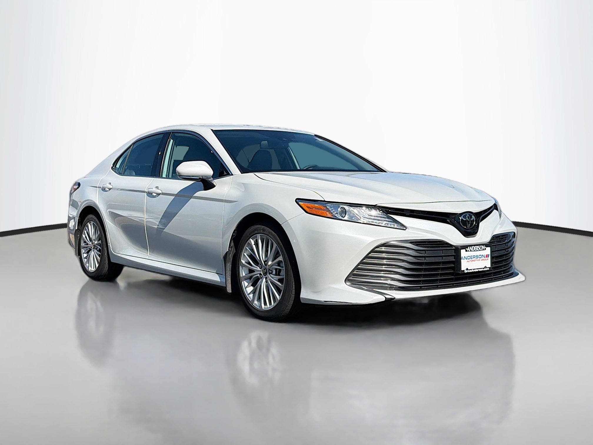 Used 2020 Toyota Camry XLE image 1