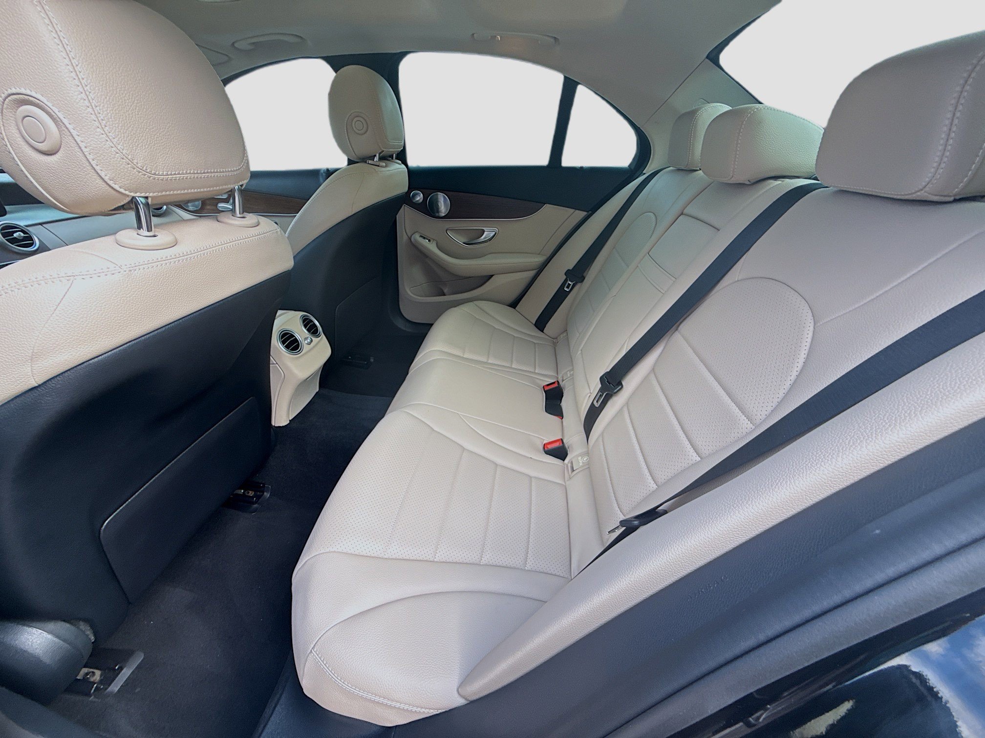 Used 2020 Mercedes-Benz C 300 4MATIC Sedan w/ Premium Package image 23