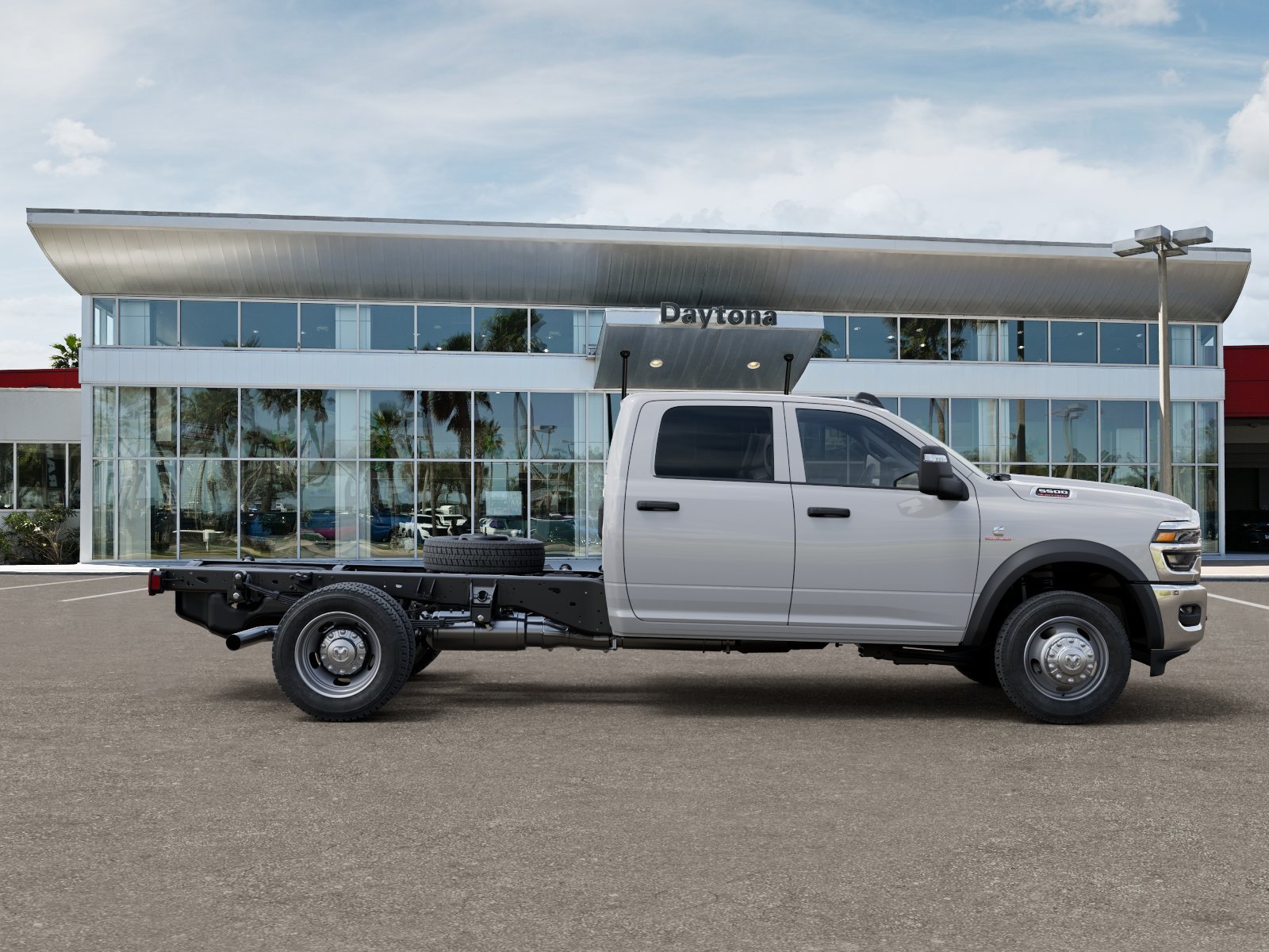 New 2026 RAM 5500 Tradesman w/ Chrome Appearance Group AWD/4WD image 21