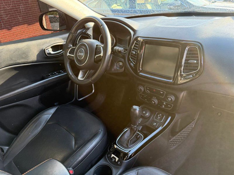 Used 2018 Jeep Compass Limited w/ Safe & Security Group AWD/4WD image 31