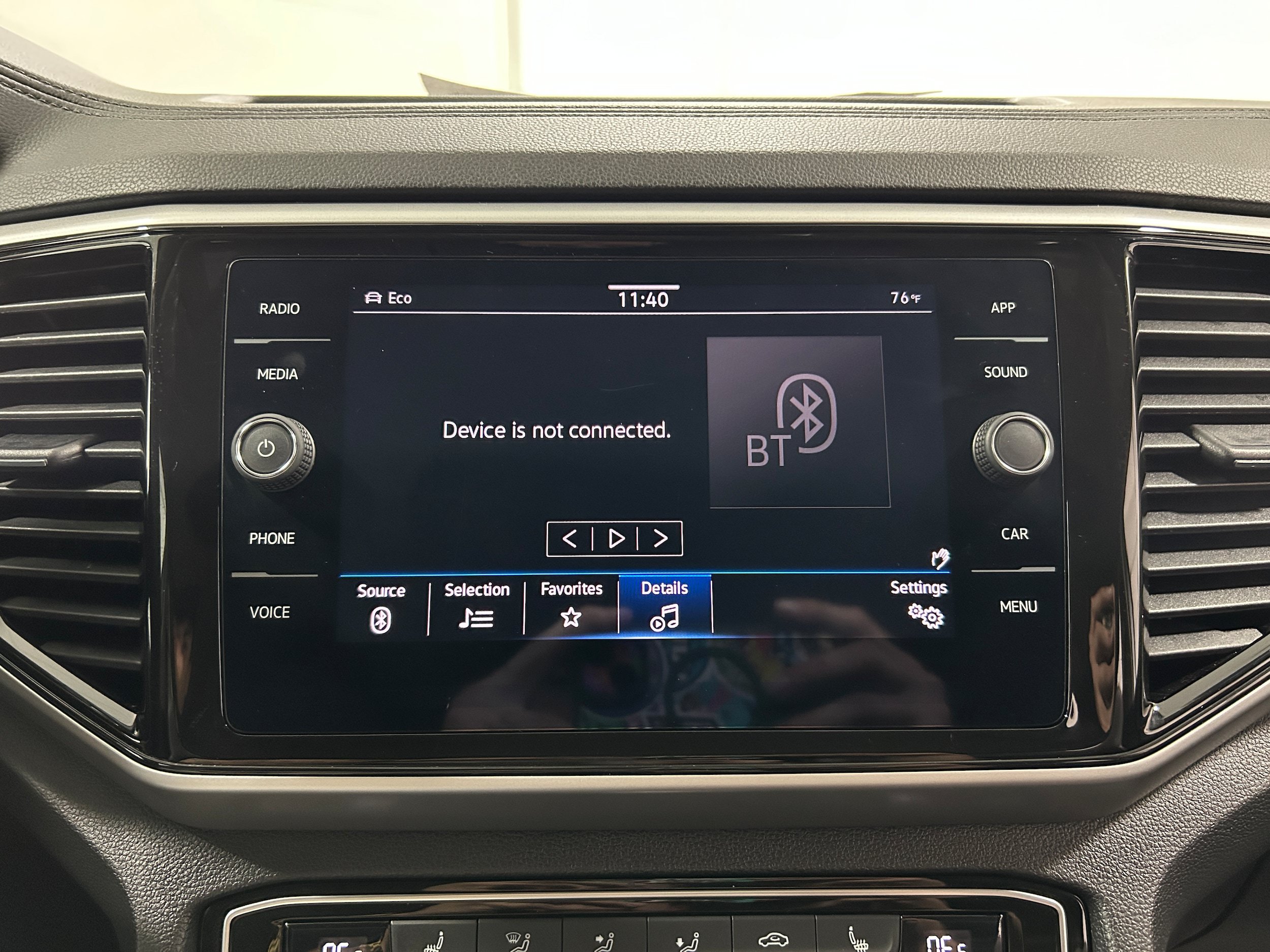 Used 2023 Volkswagen Atlas SE AWD/4WD image 6