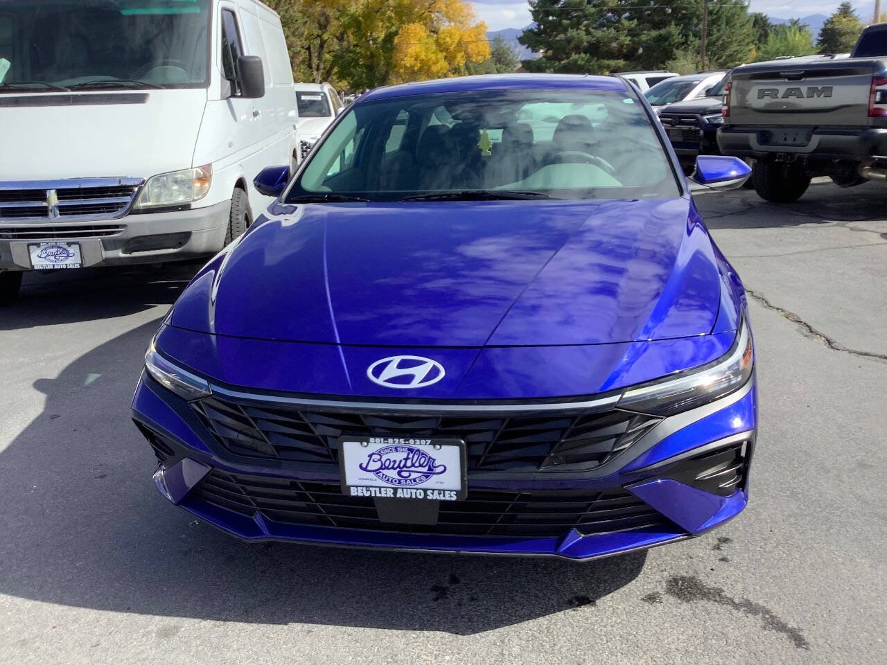 Used 2025 Hyundai Elantra SEL FWD image 5