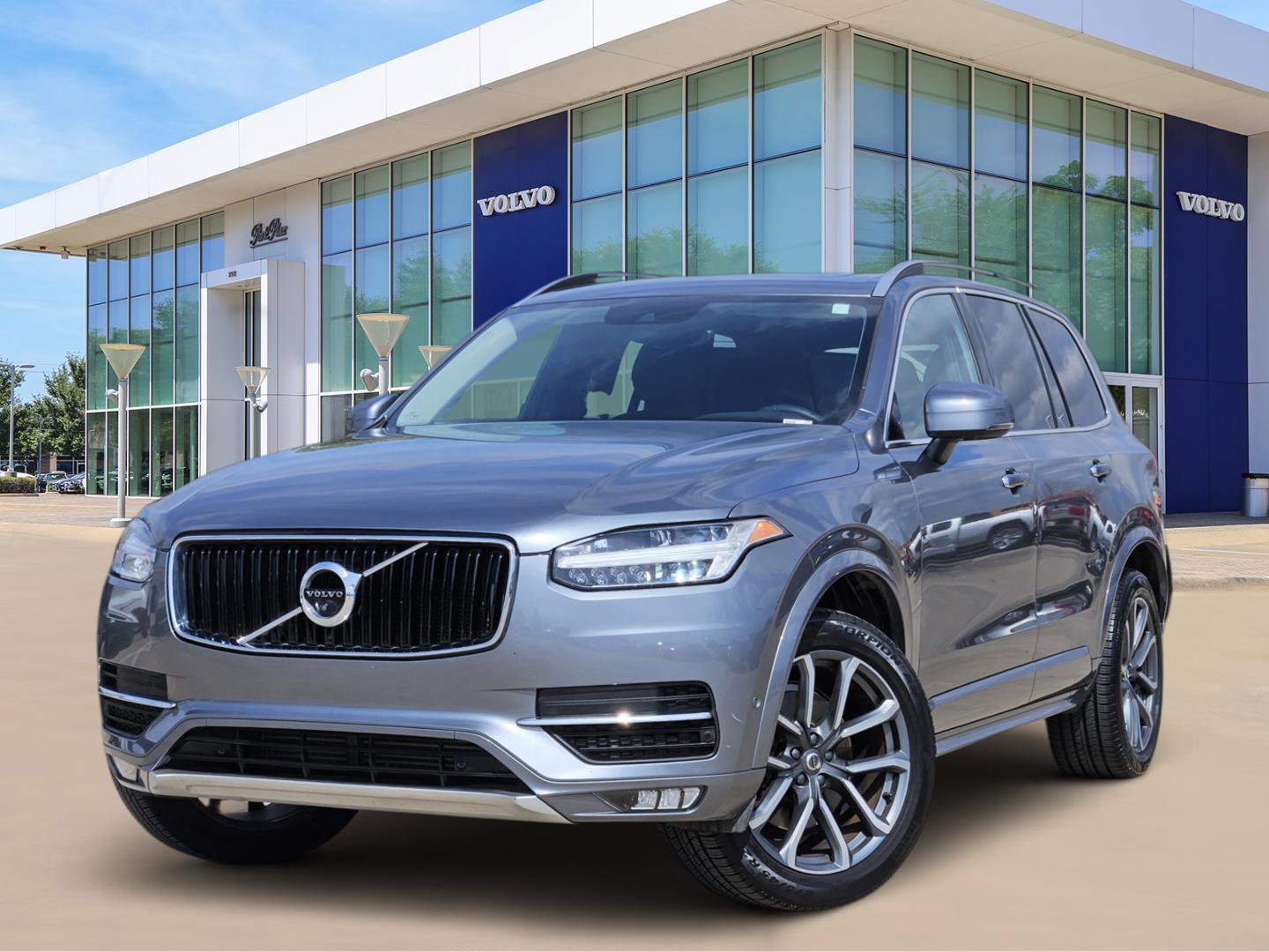 Used 2018 Volvo XC90 T6 Momentum w/ Convenience Package