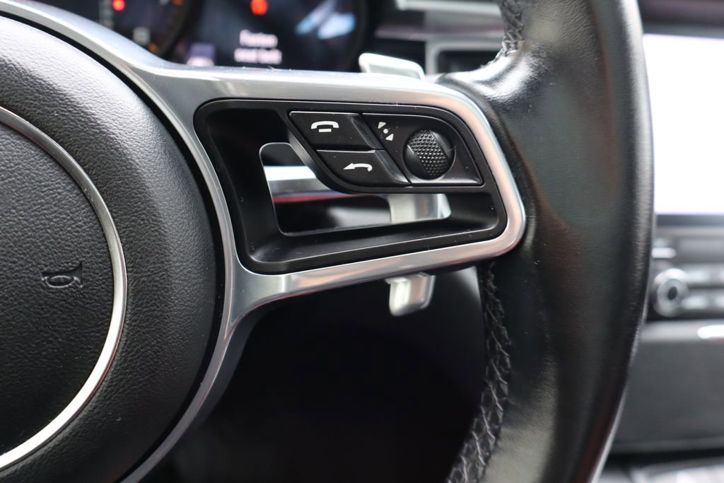 Used 2018 Porsche Macan Sport Edition w/ Driver Memory Package image 22