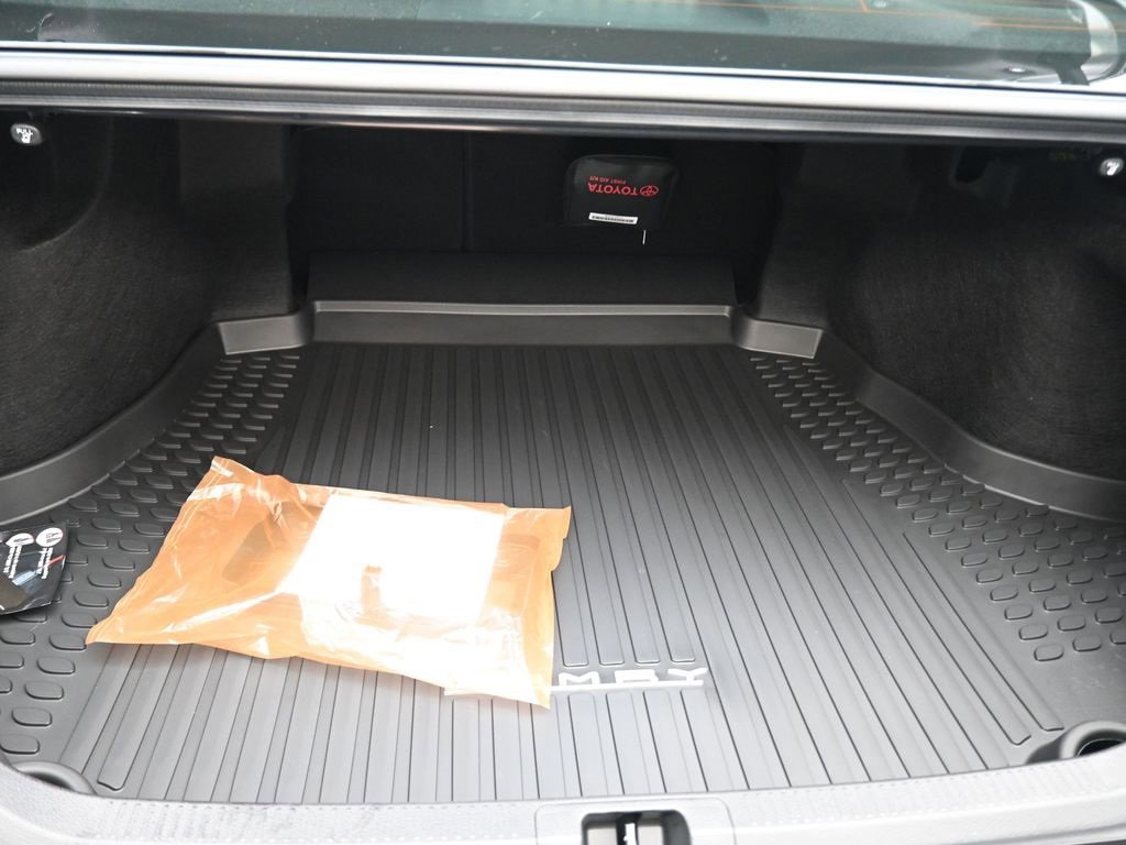 Used 2025 Toyota Camry XSE image 18