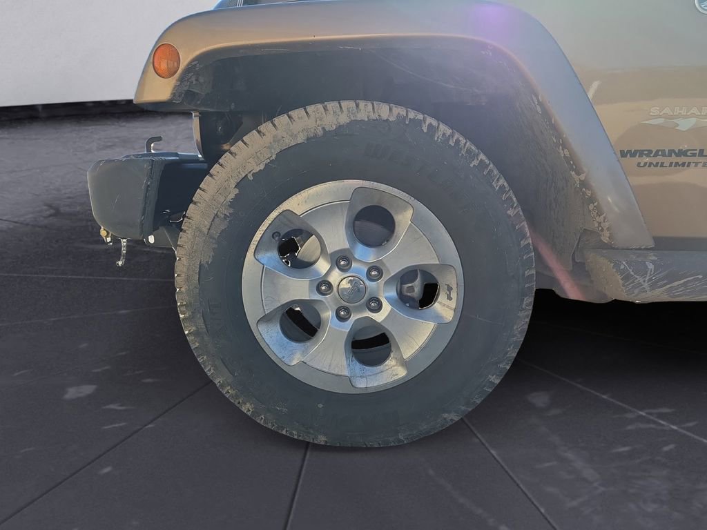 Used 2015 Jeep Wrangler Unlimited Sahara w/ Connectivity Group image 14