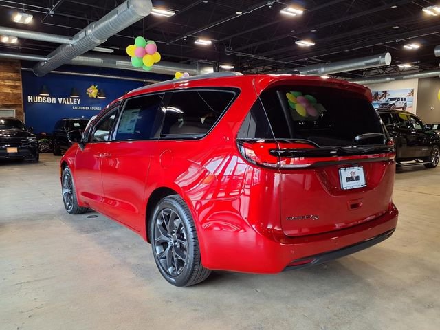 Used 2026 Chrysler Pacifica Select FWD image 5
