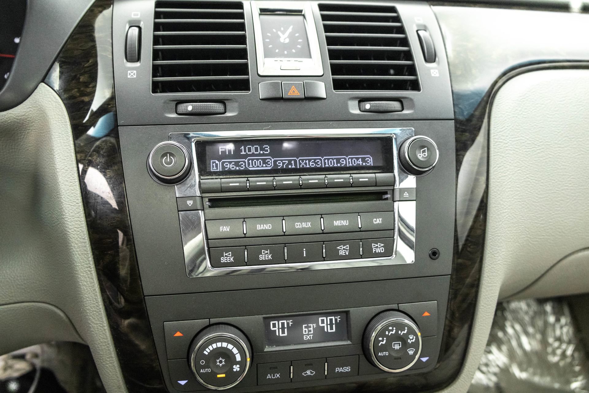 Used 2011 Cadillac DTS Luxury image 26