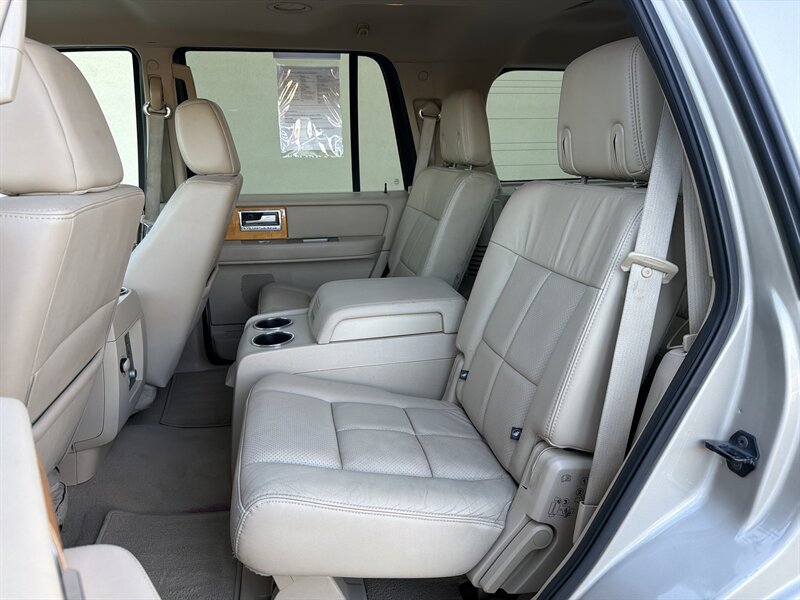 Used 2008 Lincoln Navigator 2WD image 17
