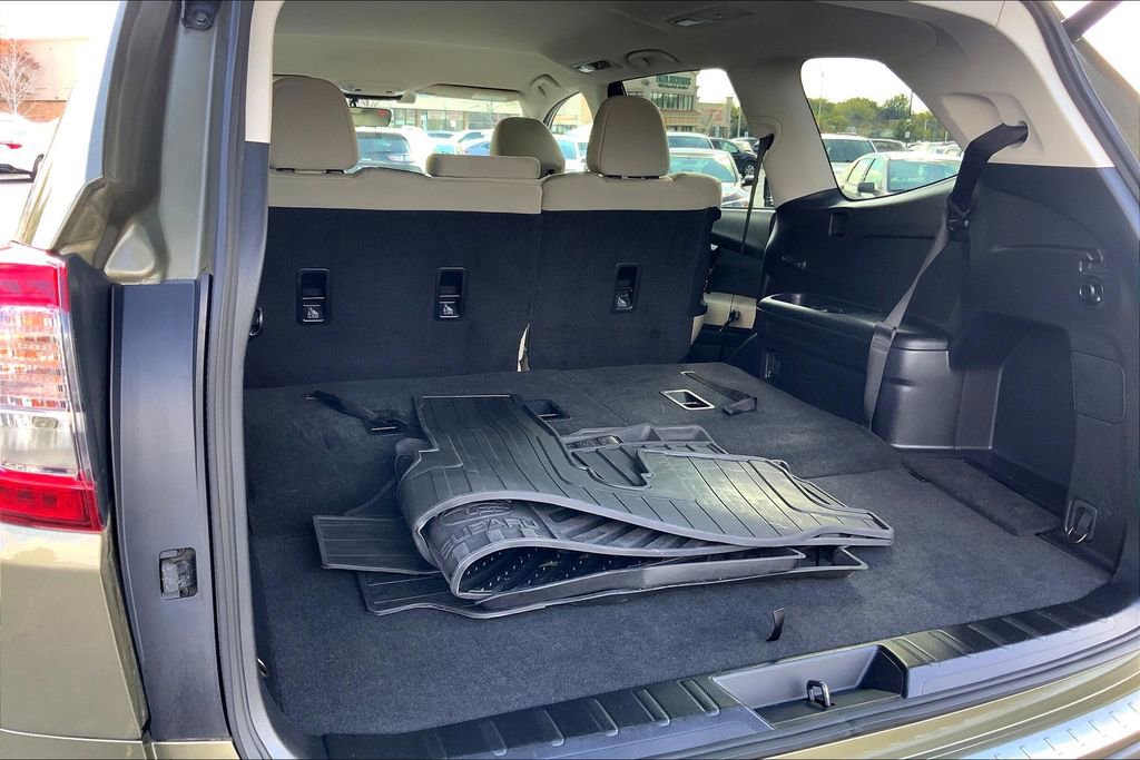 Certified 2022 Subaru Ascent Premium w/ Convenience Package image 30