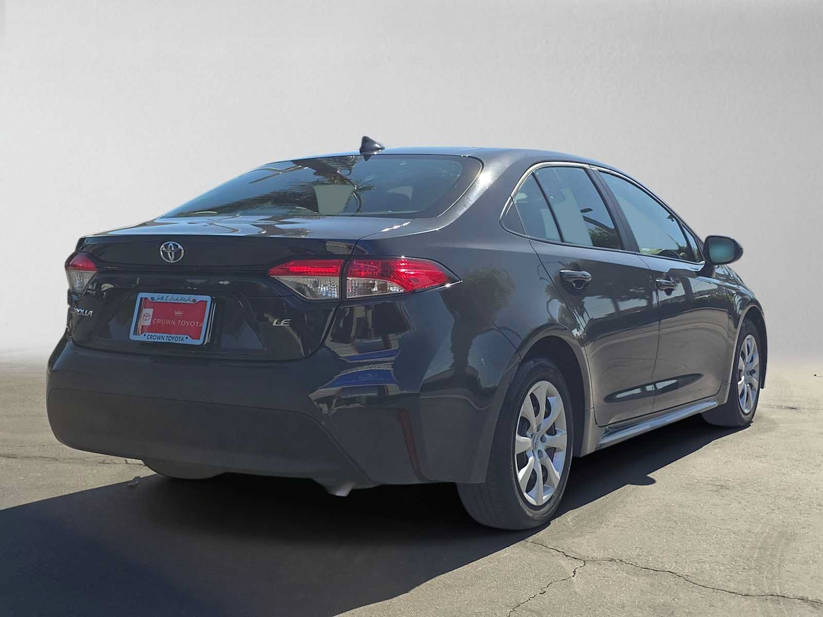 Certified 2025 Toyota Corolla LE FWD image 3