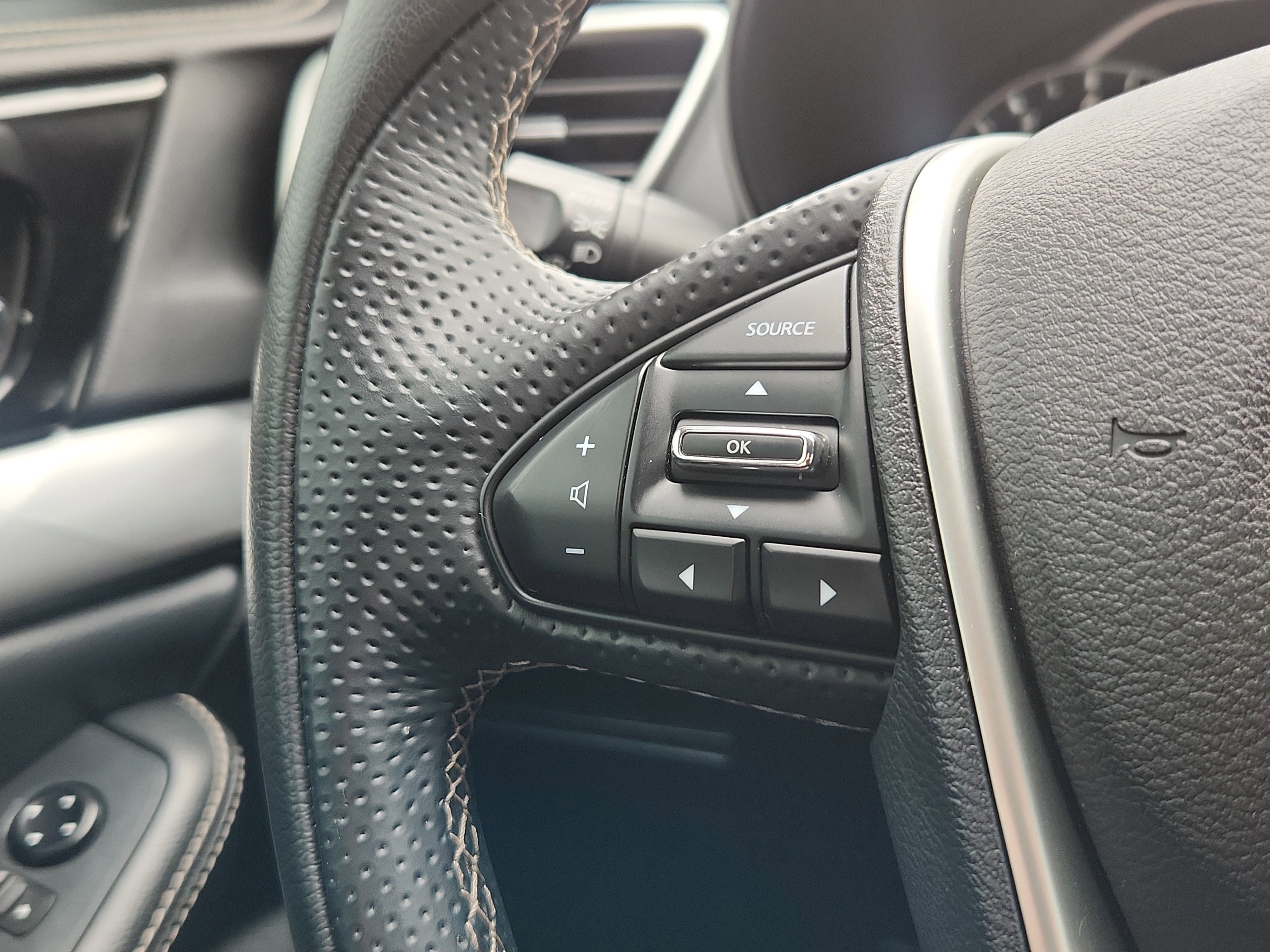 Used 2023 Nissan Maxima SV w/ Floor Mat Group FWD image 17