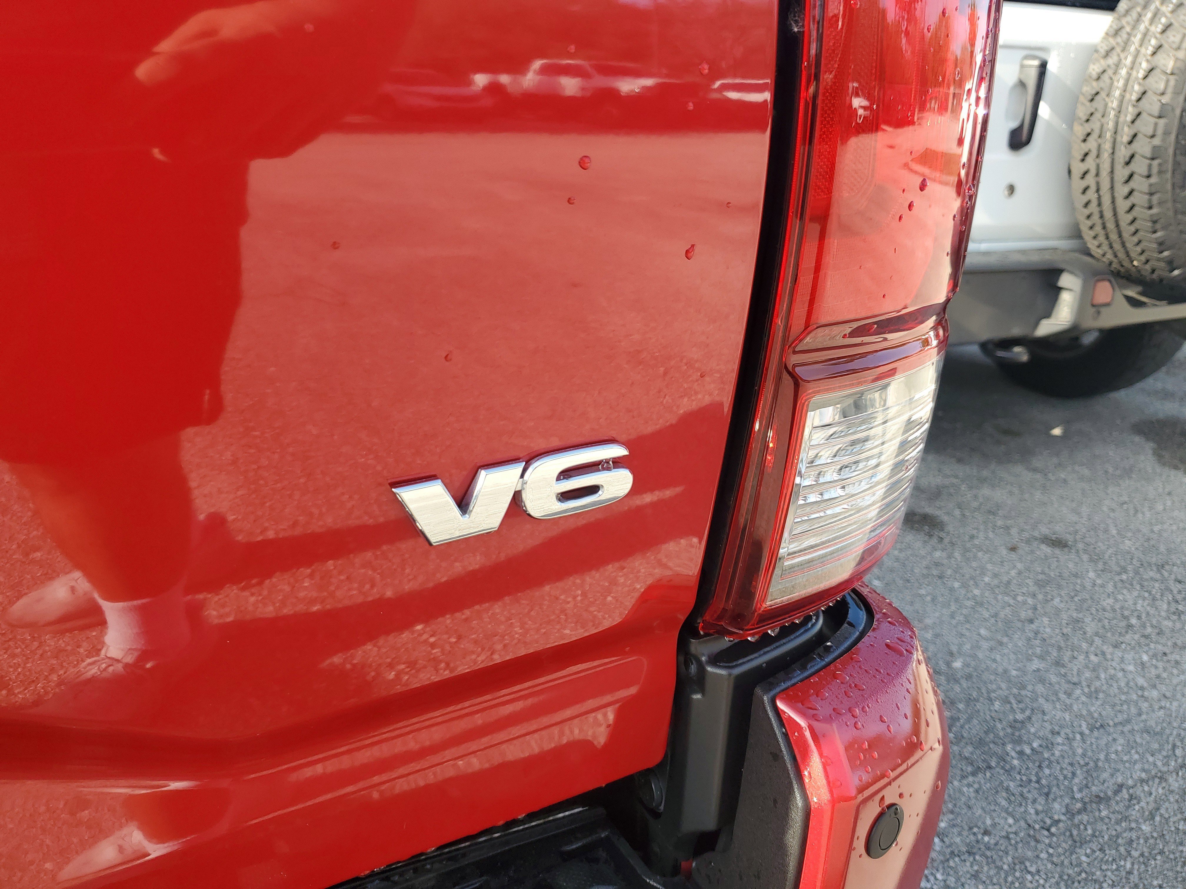 Used 2023 Toyota Tacoma SR5 w/ Technology Package image 9