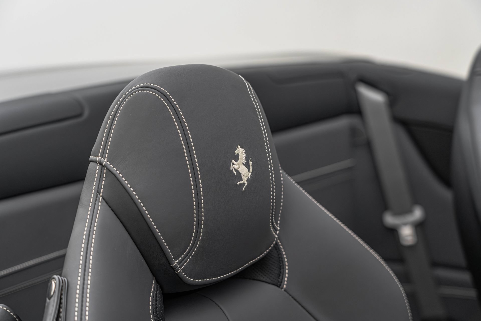 Certified 2016 Ferrari California T RWD image 38