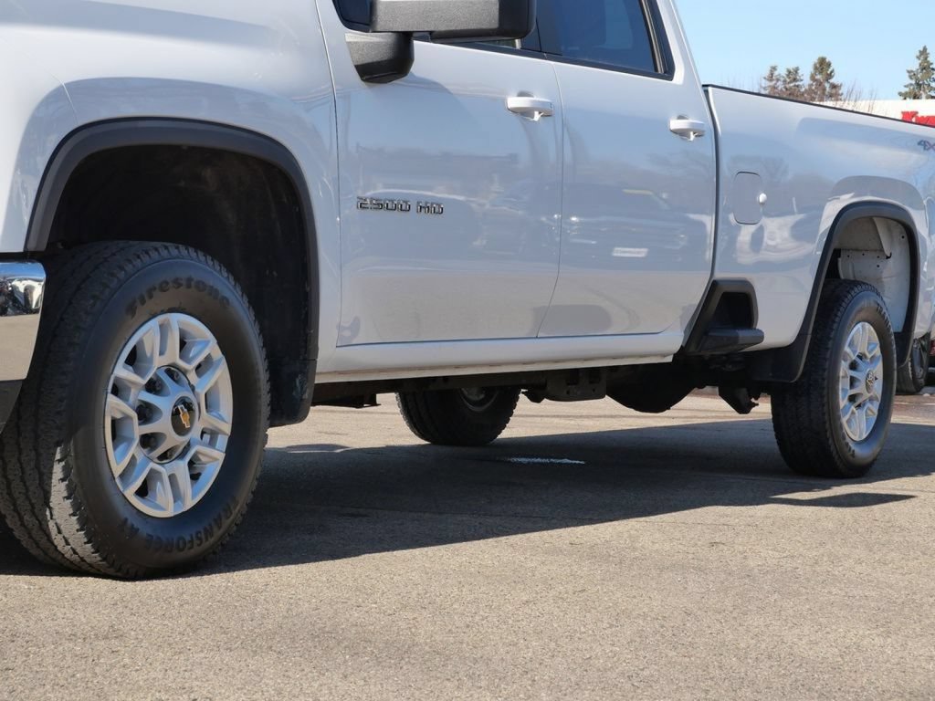 Used 2025 Chevrolet Silverado 2500 LT w/ Convenience Package AWD/4WD image 8