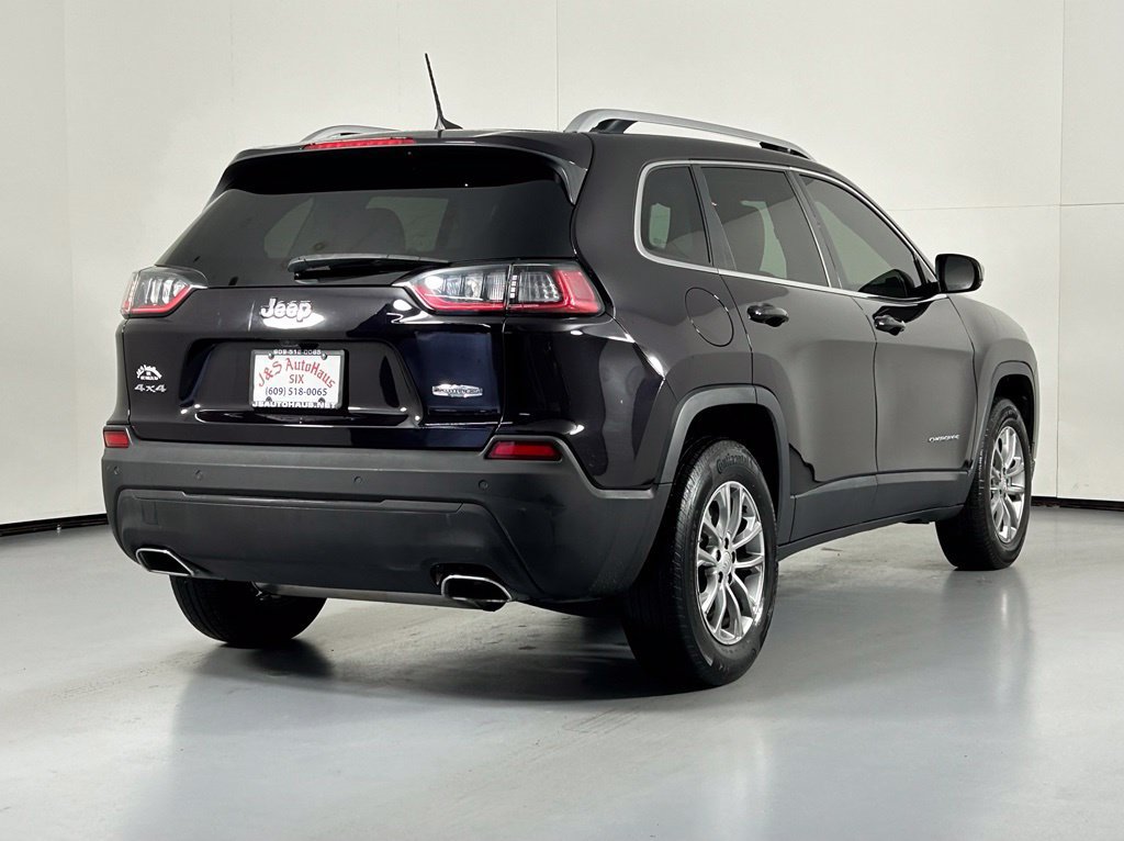 Used 2021 Jeep Cherokee Latitude Lux w/ Sun & Sound Group AWD/4WD image 7