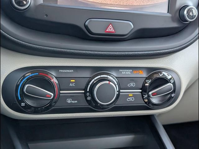 Used 2023 Kia Soul LX w/ LX Technology Package image 13