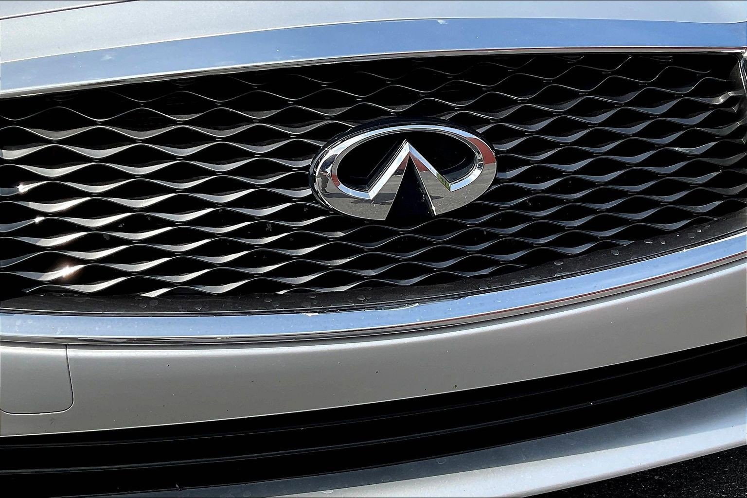 Used 2018 INFINITI Q50 Luxe w/ Essential Package (3.0T Luxe) AWD/4WD image 34
