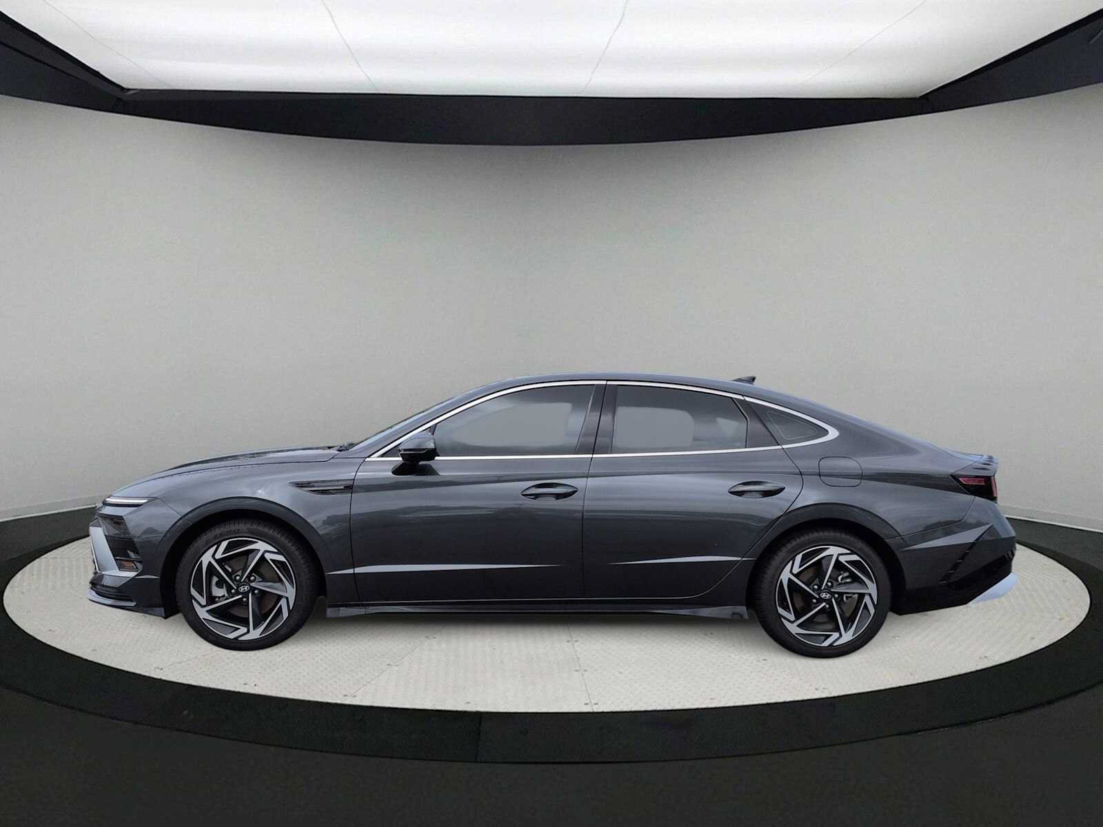 Used 2025 Hyundai Sonata SEL FWD image 5