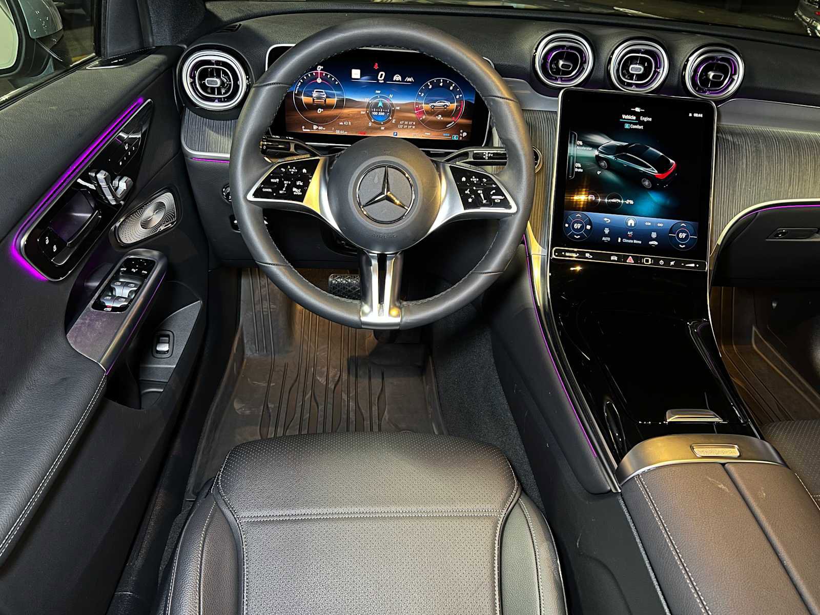 Certified 2025 Mercedes-Benz GLC 300 4MATIC image 41