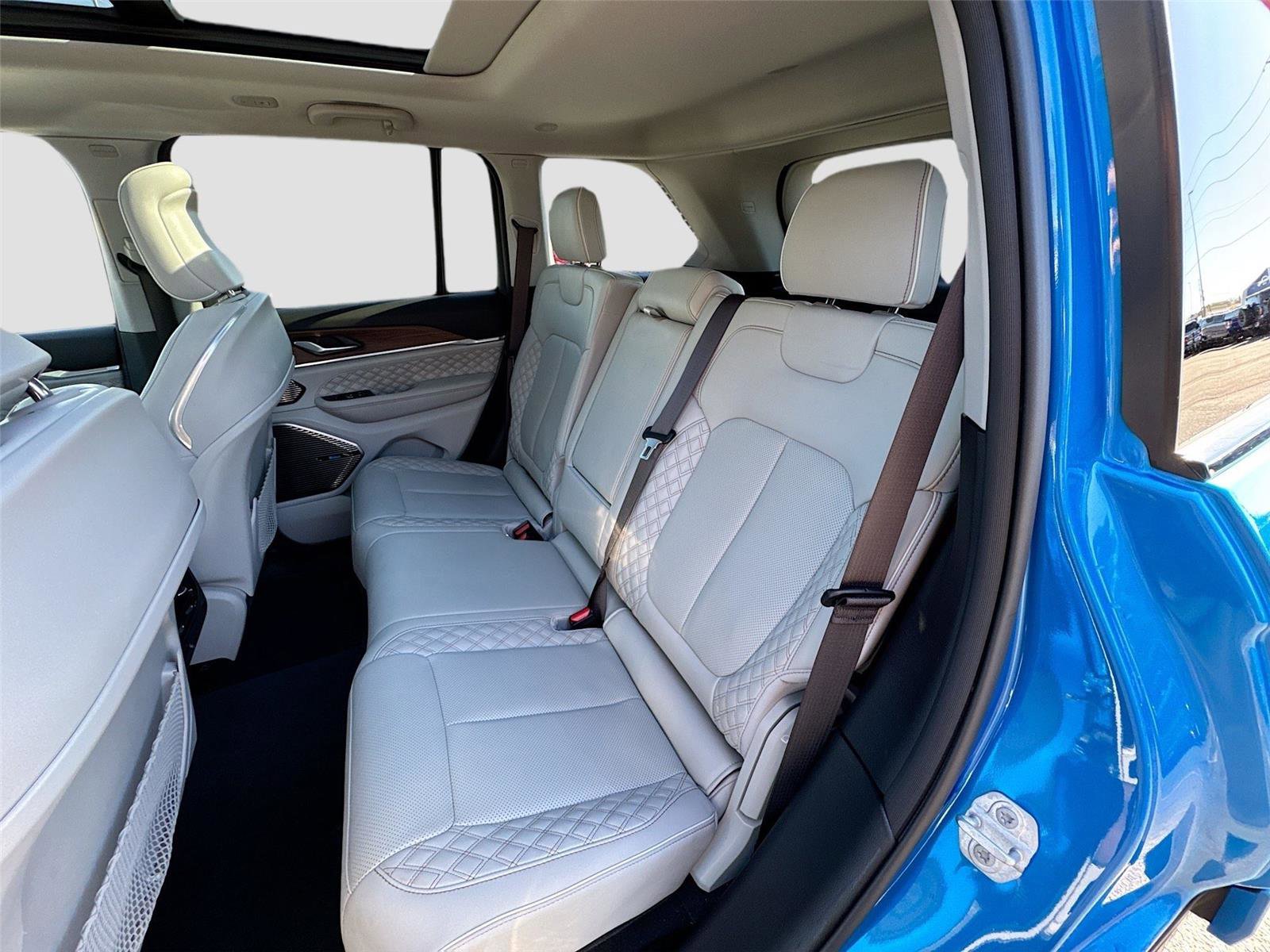 Used 2022 Jeep Grand Cherokee Summit image 24