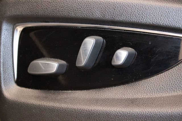 Used 2018 Cadillac Escalade Luxury image 24